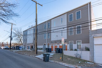 BOAZ Flats in Washington, DC - Building Photo - Building Photo