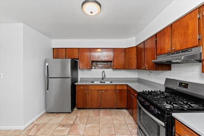 600 McKinley Ave, Unit 101 in Mundelein, IL - Building Photo - Building Photo