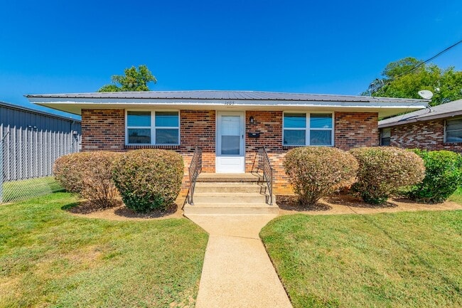 property at 1605 Foust St