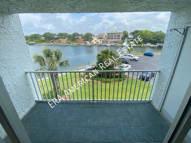 30 Moreno Point Rd in Destin, FL - Building Photo - Building Photo