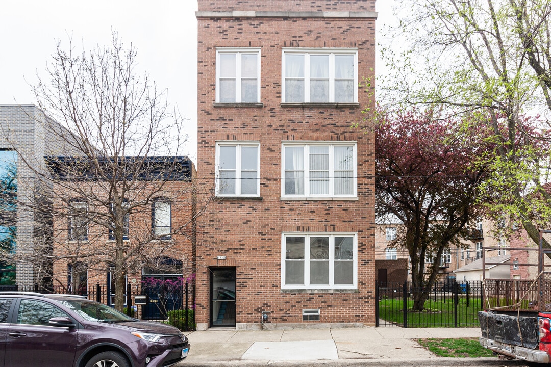 1922 N Wilmot Ave in Chicago, IL - Building Photo