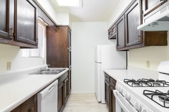 Los Arcos and Starlight Court in Alamogordo, NM - Building Photo - Building Photo