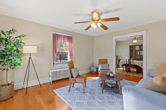 12 Lawrence Ave in Portland, ME - Building Photo - Building Photo