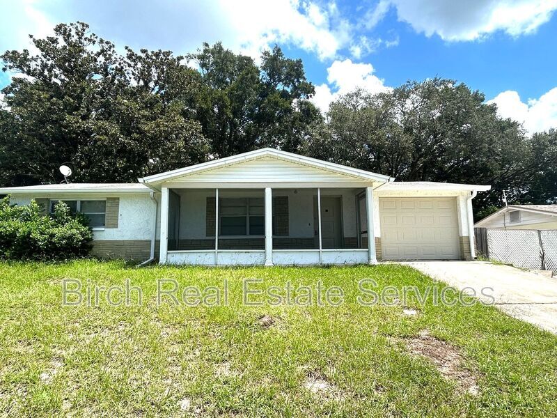 3402 Peterborough St in Holiday, FL - Building Photo
