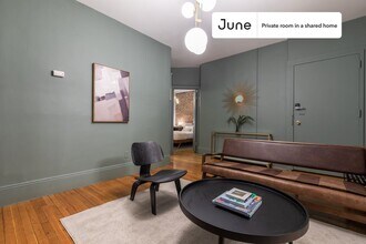 Private bedroom in 4 bed/1 bath Home in Boston, MA - Building Photo - Building Photo