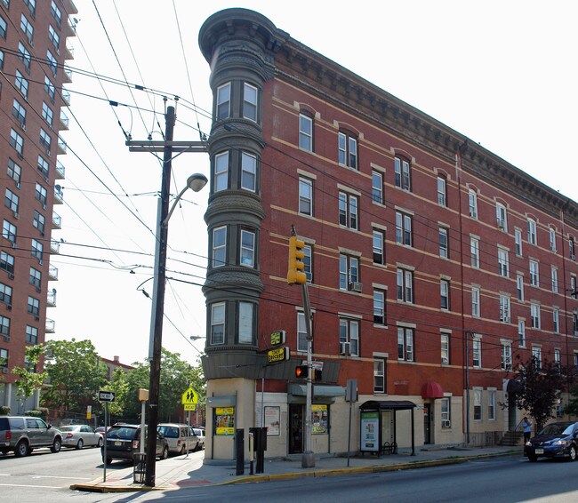 316-318 Paterson Plank Rd