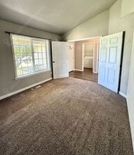 2005 SW 35th St in Redmond, OR - Building Photo - Building Photo