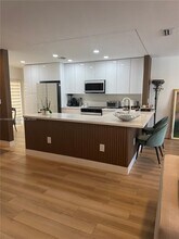 10233 NW 52nd Ln in Doral, FL - Building Photo - Building Photo