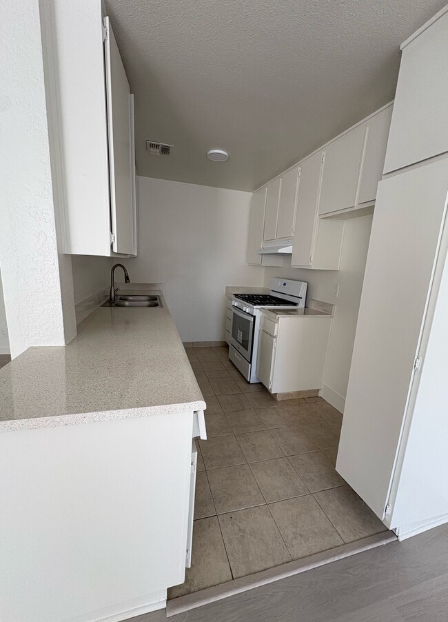 property at 6925 Haskell Ave