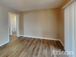 604 Barkfield Loop in Brandon, FL - Foto de edificio - Building Photo