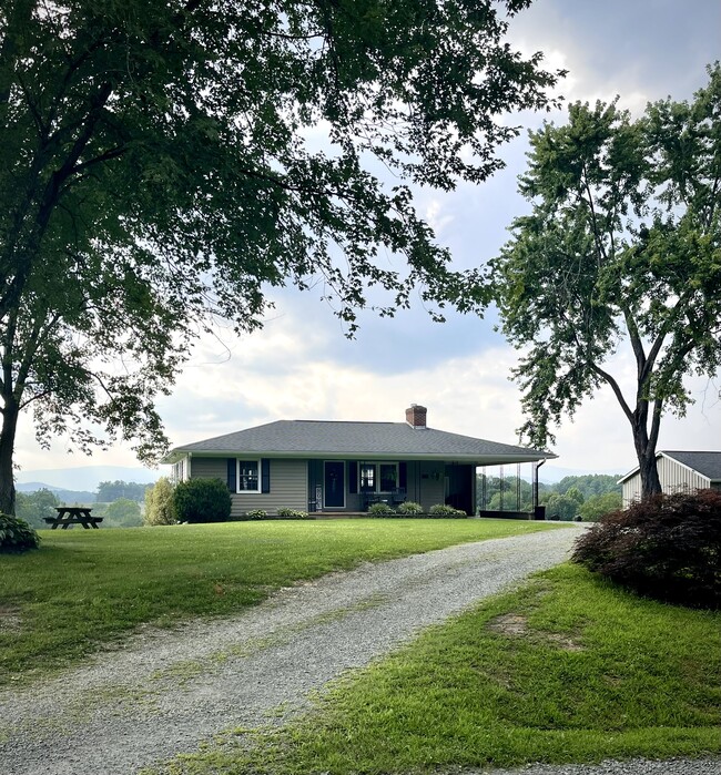 567 Longshot Ln in Rochelle, VA - Building Photo - Building Photo