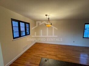 1 Grant Ave in Watertown, MA - Building Photo - Building Photo