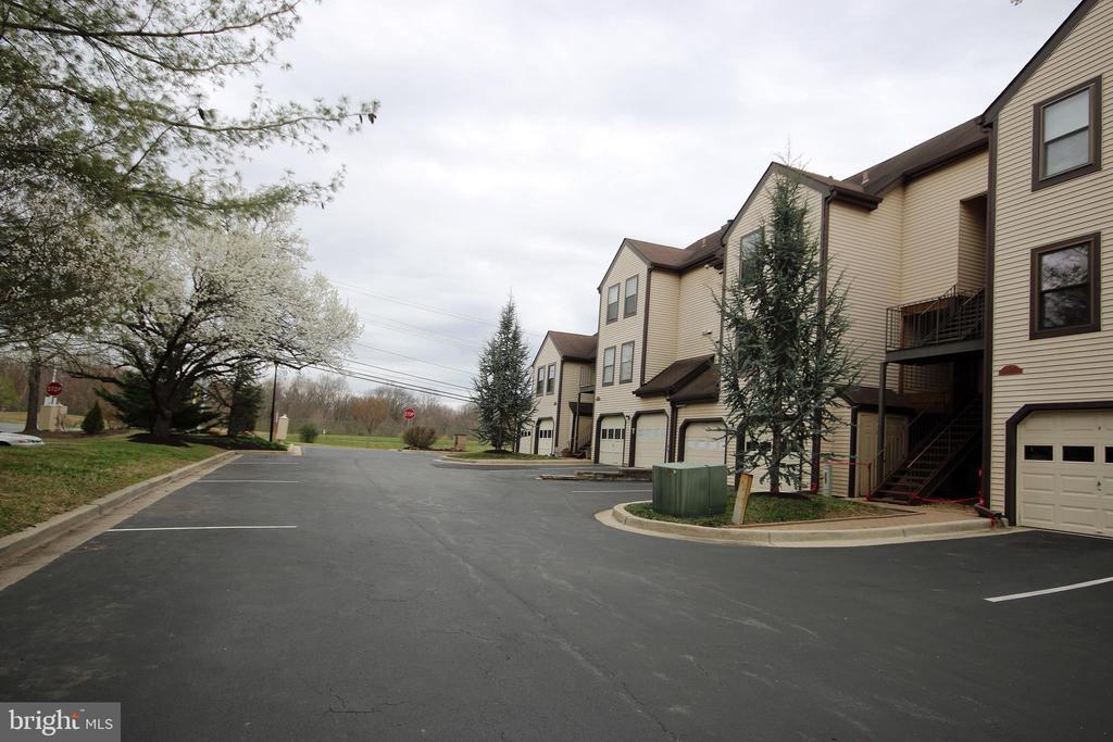 3801 Ski Lodge Dr in Burtonsville, MD - Building Photo