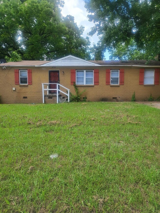 property at 3705 Suzanne Dr