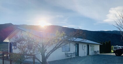 2400 Washington St, Unit Studio 1 in Manson, WA - Building Photo - Building Photo