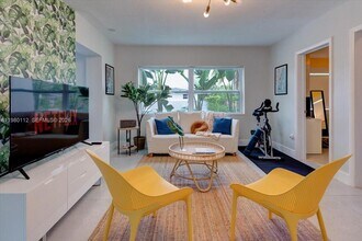 968 NE 80th St in Miami, FL - Building Photo - Building Photo