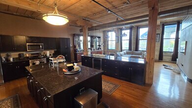 602 S 9th St in Milwaukee, WI - Building Photo - Building Photo