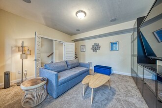 34 Allegheny Ave in Oakmont, PA - Building Photo - Building Photo