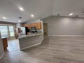 4156 Molokai Dr in Sarasota, FL - Building Photo - Building Photo