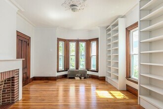 14 Evergreen Ave in Somerville, MA - Building Photo - Building Photo