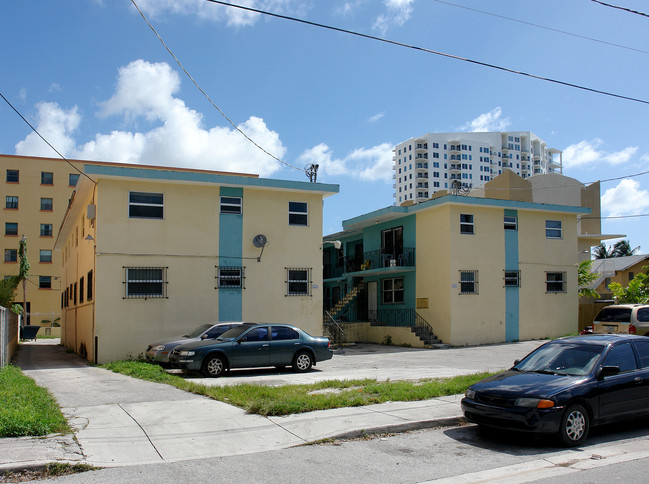 543-553 SW 2nd St in Miami, FL - Building Photo - Building Photo