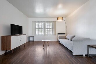 8740.5 Belford Ave in Los Angeles, CA - Building Photo - Building Photo