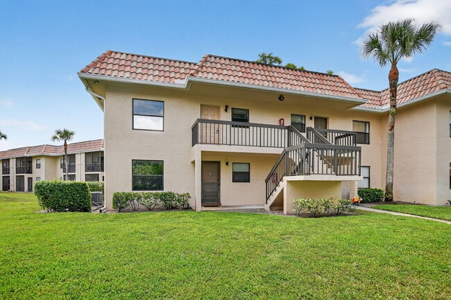 property at 6820 Palmetto Cir S