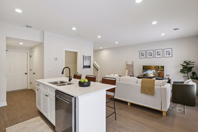 2489 Cedarwood Ln in River Falls, WI - Building Photo - Building Photo