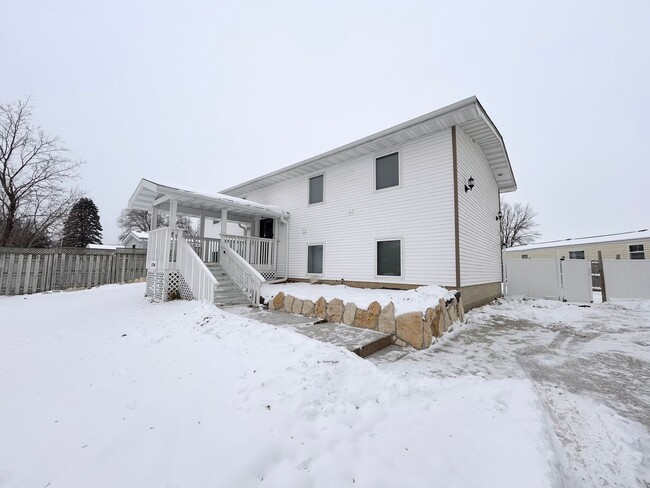 property at 1736 19th Ave SE