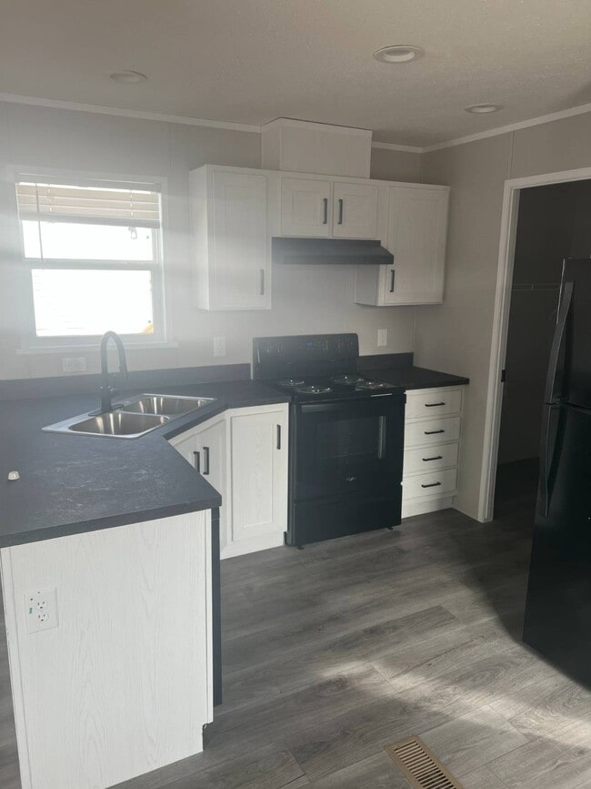 property at 200 E Zora St