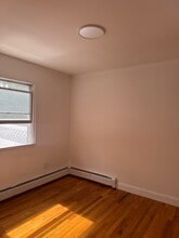 66 Whitman Ave in Staten Island, NY - Foto de edificio - Building Photo