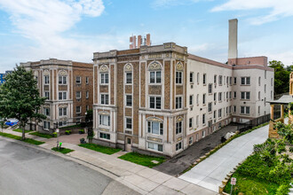 Loring Grove Apartments in Minneapolis, MN - Foto de edificio - Building Photo