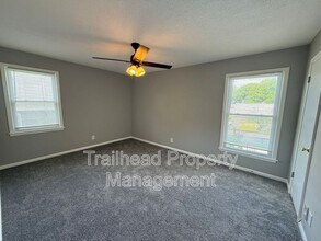 8440 Newton St in Overland Park, KS - Building Photo - Building Photo