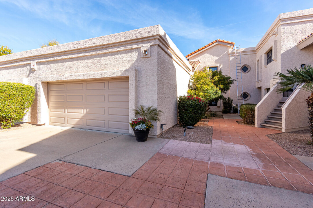 7800 E Lincoln Dr in Scottsdale, AZ - Building Photo