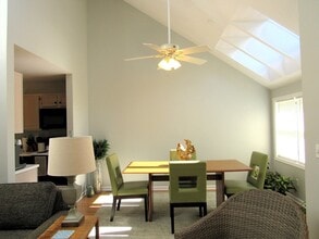 45 Harbor Hill Dr in Bourne, MA - Building Photo - Building Photo