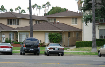 1323-1325 N Brand Blvd in Glendale, CA - Building Photo - Building Photo