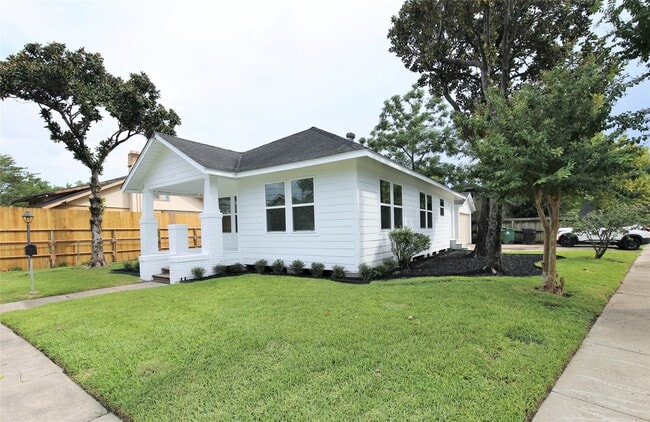 5402 Texas St in Houston, TX - Building Photo - Building Photo