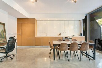 250 NW 24th St in Miami, FL - Building Photo - Building Photo