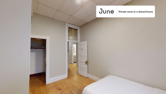 Private bedroom in 5 bed/2 bath Home in Boston, MA - Building Photo - Building Photo