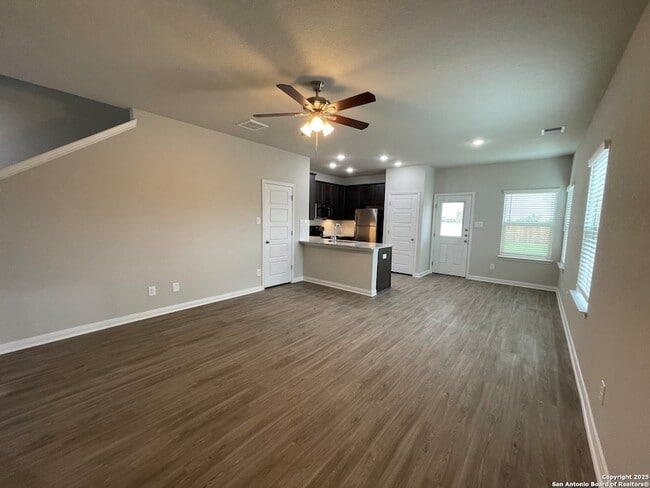 405 Emma Dr, Unit 2 in New Braunfels, TX - Building Photo - Building Photo