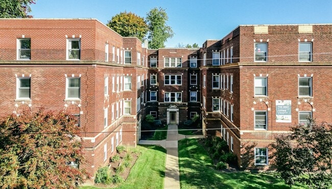 Hobart Court