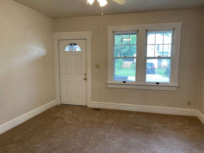 8952 Hammett Ave in Norfolk, VA - Building Photo - Building Photo
