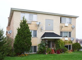 9612 Golf Ter in Des Plaines, IL - Building Photo