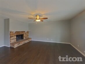 6026 Lakecrest Dr in Garland, TX - Building Photo - Building Photo