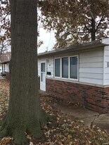 239 12th St in Wood River, IL - Building Photo