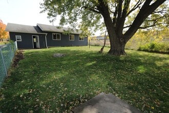 340 Boundary Ave in Middletown, IA - Building Photo - Building Photo