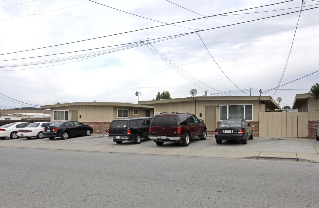 1119-1129 Clementina Ave in Seaside, CA - Foto de edificio