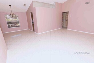 10700 Kasmir Ct in Boynton Beach, FL - Foto de edificio - Building Photo