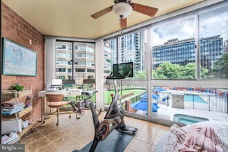 1001 N Randolph St in Arlington, VA - Building Photo - Building Photo