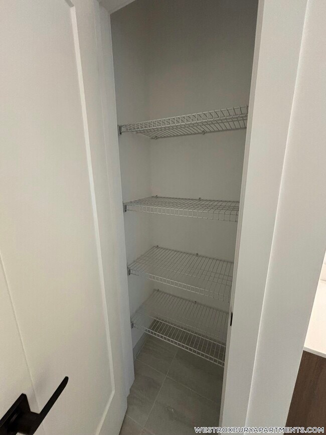 199 Gardner St-Unit -202 in Boston, MA - Building Photo - Building Photo